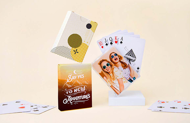 Weihnachtsspaß mit personalisierten Spielkarten – Ideal für Spieleabende zur Weihnachtszeit