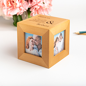 Cubes en bois gravés à personnaliser - Atelier Figura/Sfondo